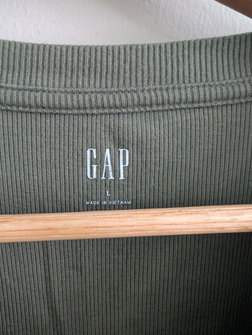 Gap Olive Green Ruffle Rib Tank Top Size L - Picture 2 of 4